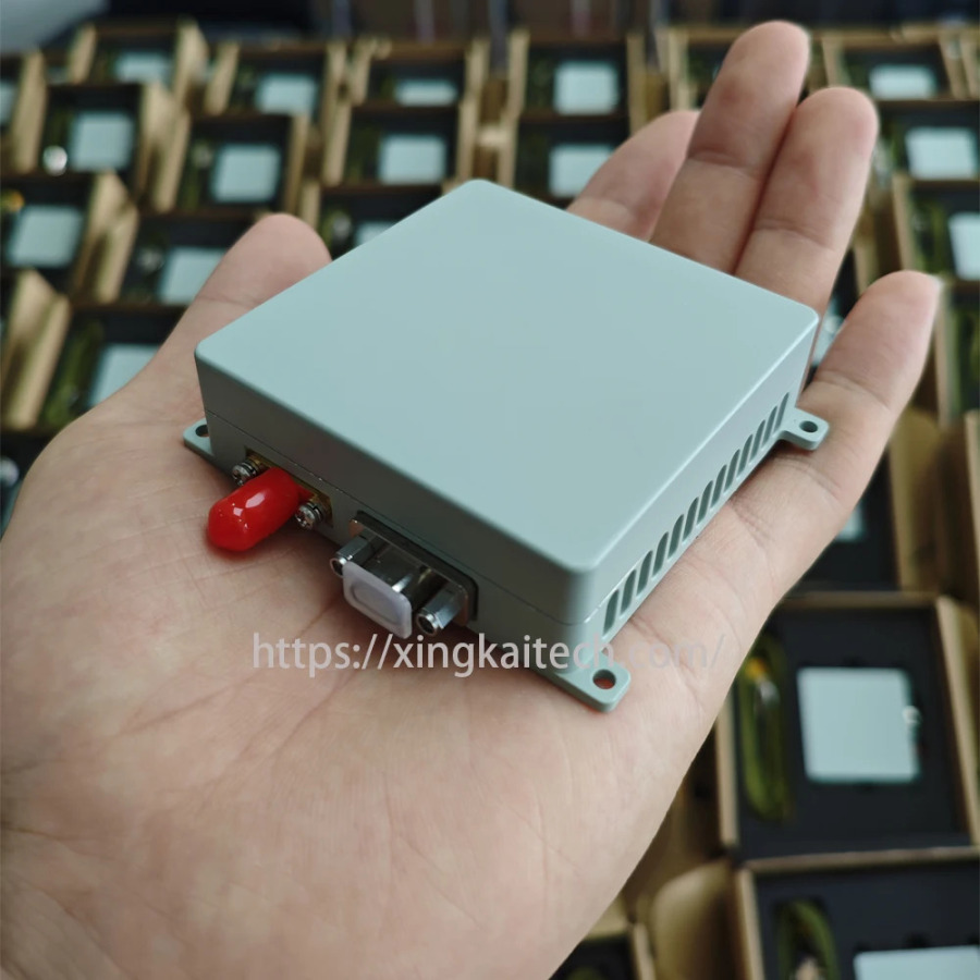 Sun'iy yo'ldosh qabul qiluvchisi Sun'iy yo'ldosh ikki chastotali 4 kanalli interferentsiyaga qarshi terminal yoritgichi Dronlar uchun GNSS va GPS antennalari uchun aksessuarlar