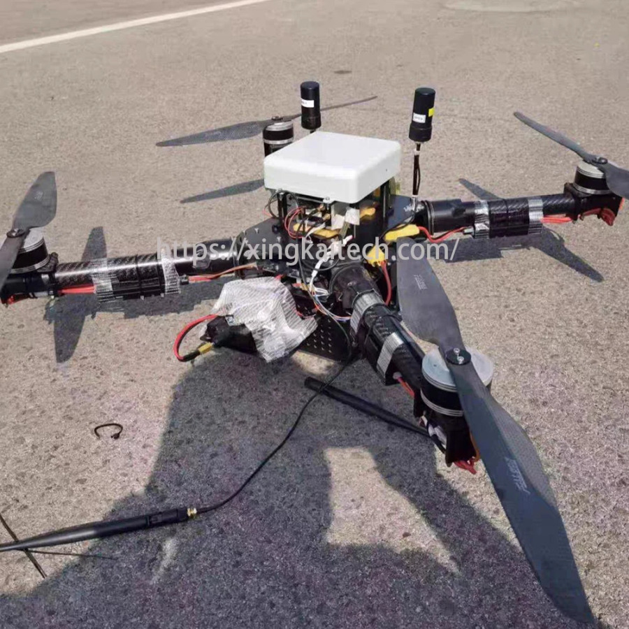 Sun'iy yo'ldosh qabul qiluvchisi Sun'iy yo'ldosh ikki chastotali 4 kanalli interferentsiyaga qarshi terminal yoritgichi Dronlar uchun GNSS va GPS antennalari uchun aksessuarlar