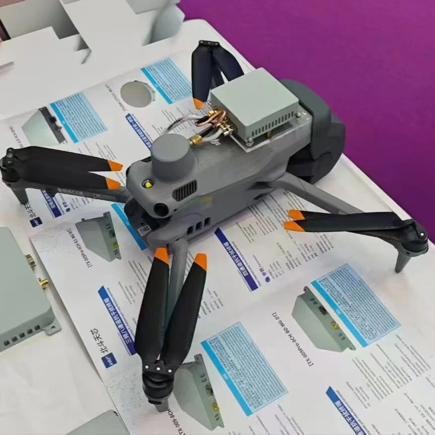 Sun'iy yo'ldosh qabul qiluvchisi 4 kanalli ikki chastotali GPS va GNSS antennalari, kuchliroq ishlaydigan yorug'lik dron aksessuarlari