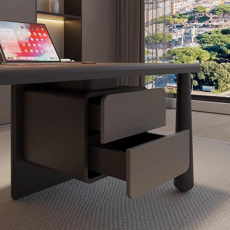 Ko'p qirrali ofis mebellari, kompyuterlari etarli bo'lgan stol, ish maydonini kengaytiradigan o'quv materiallari, Muebles Oficina bezaklari