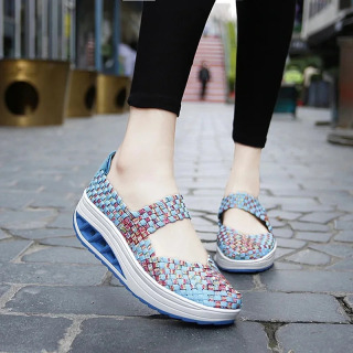 Yangi 2025 Ayollar poyafzallari pastki qalin toʻqilgan kundalik tuflilar Nafas oluvchi slip-on sandallar qulay sayohat poyabzallari (Chaussure Femme)