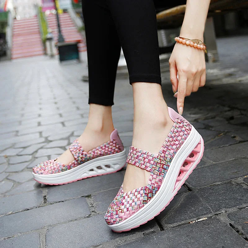 Yangi 2025 Ayollar poyafzallari pastki qalin toʻqilgan kundalik tuflilar Nafas oluvchi slip-on sandallar qulay sayohat poyabzallari (Chaussure Femme)