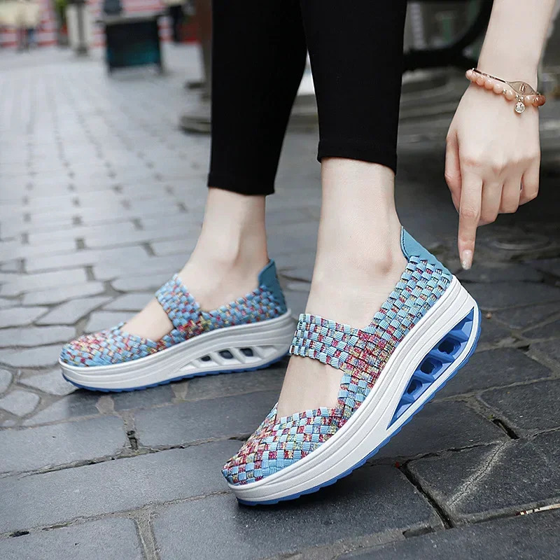 Yangi 2025 Ayollar poyafzallari pastki qalin toʻqilgan kundalik tuflilar Nafas oluvchi slip-on sandallar qulay sayohat poyabzallari (Chaussure Femme)