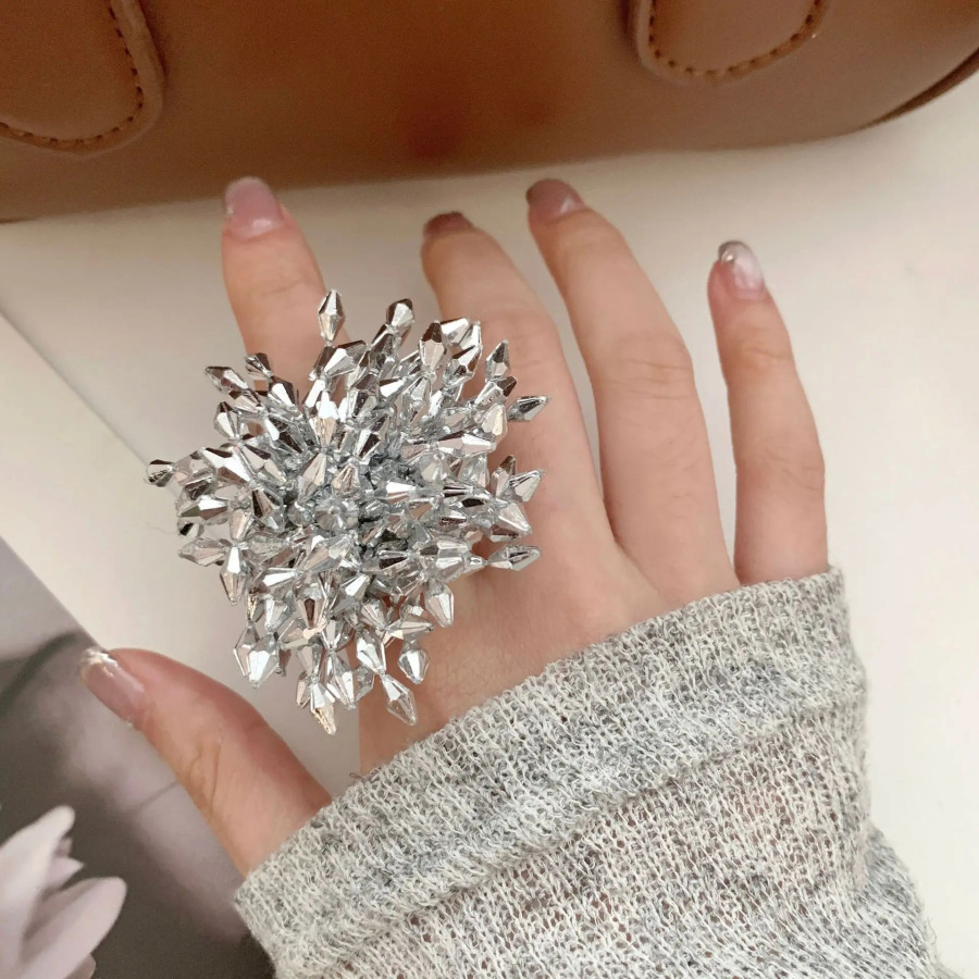 Moda zargarlik buyumlari Evropa va Amerika dizayndagi tasselli boncuklar Ayollar uchun sozlanishi uzuklar partiya sovg'alari Cool Trend aksessuarlari