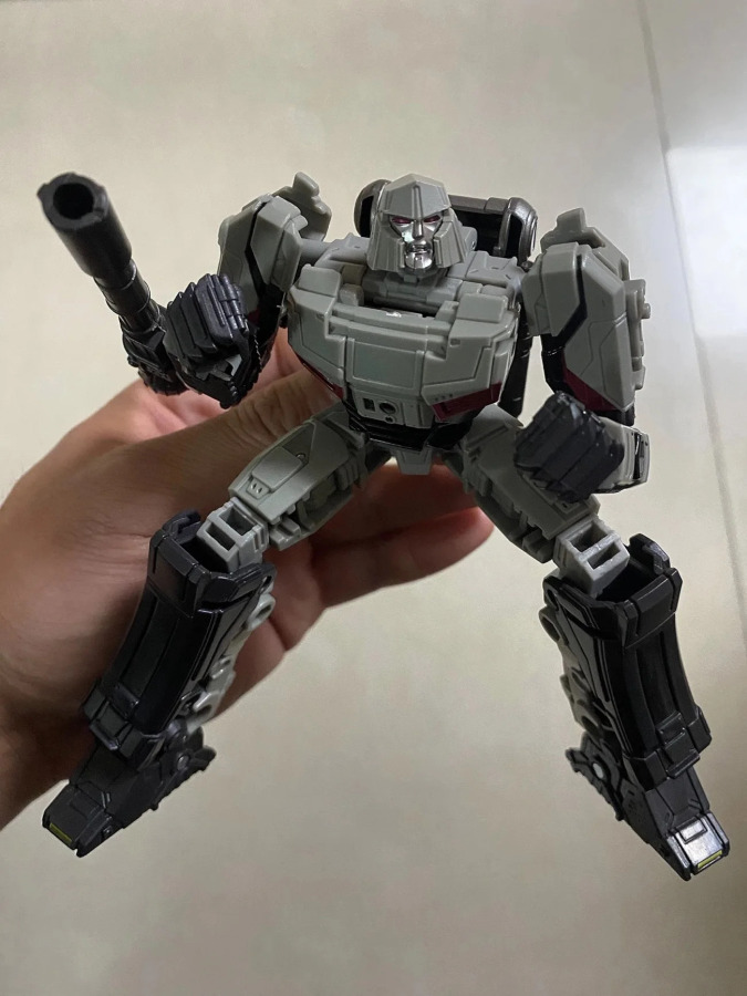 Stokda Hasbro SS114 Transformers Toys Studio Series Deluxe Transformed One Origin Megatron Robot Action Figures Sovg'alar Modeli