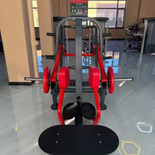 Professional gimnastika jihozlari, bodibilding sport anjomlari, barchasi bitta gimnastika zalida fitnes, o'tirgan elkali press mashinalari