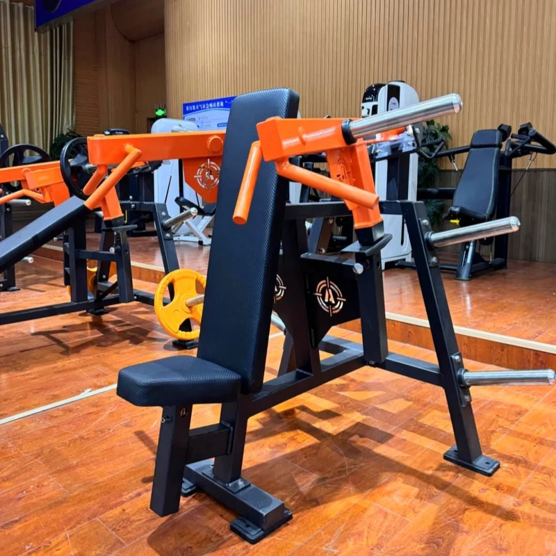 Professional gimnastika jihozlari, bodibilding sport anjomlari, barchasi bitta gimnastika zalida fitnes, o'tirgan elkali press mashinalari