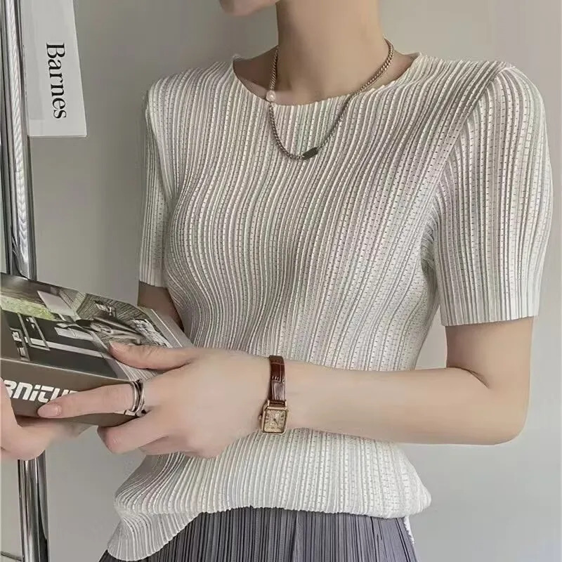 Ayollar kiyimlari Top Ayollar Miyake Qisqa yengli Pisli futbolka Ayollar Yozgi Slim Stretch O-bo'yinli T-ko'ylak Yupqa pilili ichi bo'sh kalta yengli futbolka