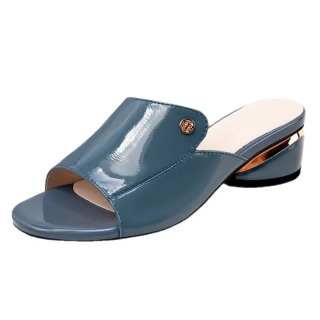 Ayollar poyafzallari Moda qizil seksi ayollar shippaklari Yumshoq charm ayollar uchun qulay sandallar Qizlar uchun mos Pantuflas Mujer