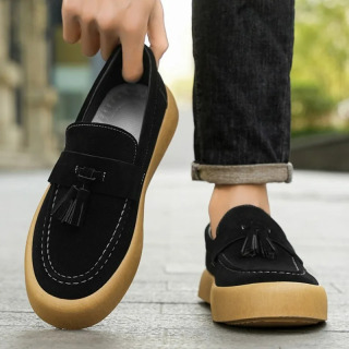 Erkaklar kundalik poyafzallari Platformali loaferlar hashamatli zamsh Britaniya uslubidagi erkaklar krossovkalari Slip On Haydovchi poyafzallari Trendy past poshnali erkaklar poyafzallari 2025
