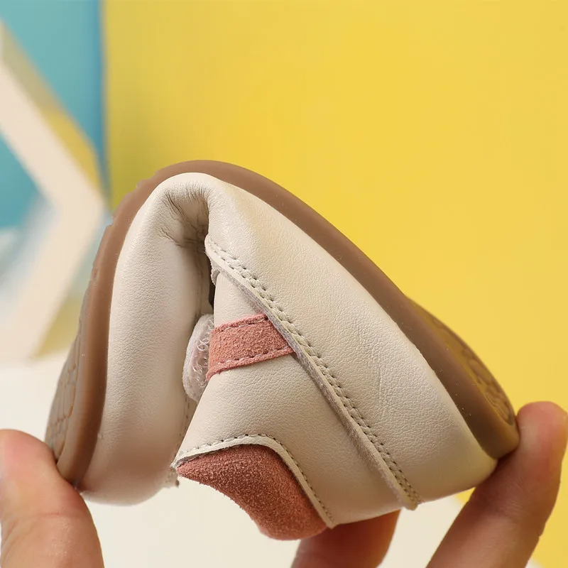 От 0 до 5 лет новая детская обувь для мальчиков, кожаная обувь для малышей без обуви, мягкая подошва, Детские теннисные модные кроссовки для маленьких девочек