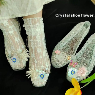 Poyafzal aksessuarlari To'qmoqli marjonlar Yaltiroq gulli poyabzal tokalari Taqinchoqlar Kristalli plastik shippak kliplari Ajoyib poyafzal bezaklari