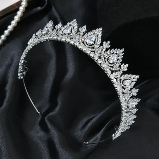 To'y soch aksessuarlari Tiaras tojlari Zirkon kristalli tasmalari Kelin ayollar uchun rang-barang balo bosh kiyimi To'y taqinchoqlari
