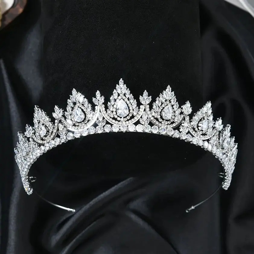 To'y soch aksessuarlari Tiaras tojlari Zirkon kristalli tasmalari Kelin ayollar uchun rang-barang balo bosh kiyimi To'y taqinchoqlari
