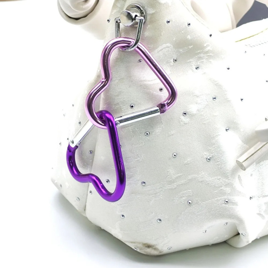 Sayohat aksessuarlari to'plami: ochiq alyuminiy yurak shaklidagi karabinali kalit zanjiri, kalit qisqichi, suv shishasi qisqichi, sumkaning jozibali kaliti
