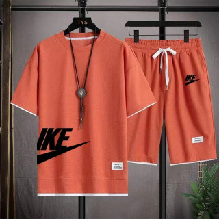 Moda, kundalik va zamonaviy erkaklar sport kostyumi, qisqa yengli futbolka va yozgi faol sport shortilari...