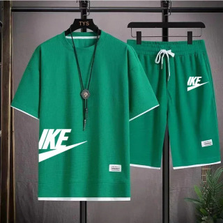 Moda, kundalik va zamonaviy erkaklar sport kostyumi, qisqa yengli futbolka va yozgi faol sport shortilari...