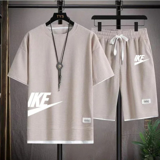 Moda, kundalik va zamonaviy erkaklar sport kostyumi, qisqa yengli futbolka va yozgi faol sport shortilari...
