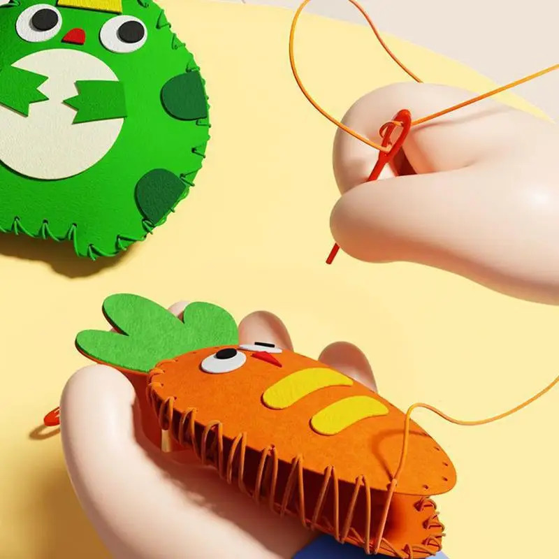 Bolalar uchun DIY tikuv o'yinchoqlari to'plamlari Bolalar hunarmandchiligi tikuvchilik to'plami o'quv tikuv to'plami Tasodifiy uslubda DIY kigiz tikish hayvonlari o'yinchoqlari bolalar uchun