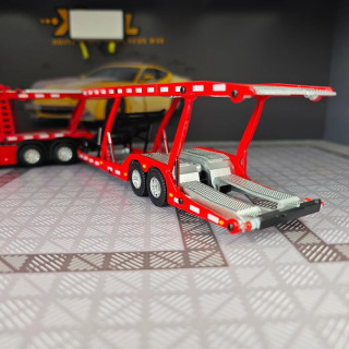Ikki qavatli, qotishma, ochiladigan eshiklari va tortiladigan platformali Scania avtomobilining 1:50 miqyosdagi nusxasi.