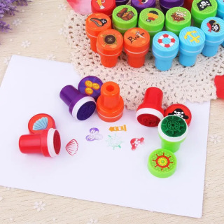26 dona/to'plam yumaloq ko'p rangli shtamp Qiziqarli bolalar uchun DIY Scrapbooking bolalar shtampi Fotoalbom Scrapbooking mukofoti o'yinchoq