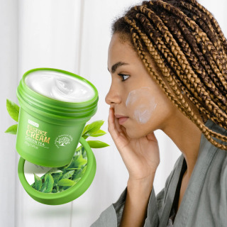 Yuz uchun kosmetika to'plami: sakura/yashil choy yuz kremi, oziqlantiruvchi yuz sarumi, silliqlashtiruvchi ko'z kremi, terini parvarish qilish uchun Koreya kosmetikasi