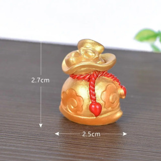 Новогодние украшения для рабочего стола: DIY-фигурки из смолы, талисманы удачи, маленькие декоративные статуэтки для дома