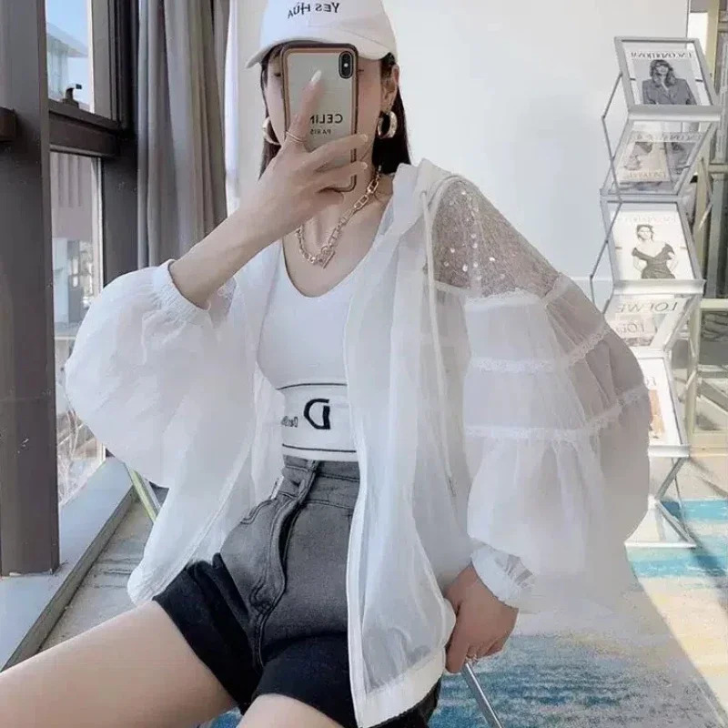 Ayollar uchun uzun yengli qalpoqli ochiq payetli moda yoshlar uchun quyoshdan himoya qiluvchi shamollatuvchi paltolar XQ673