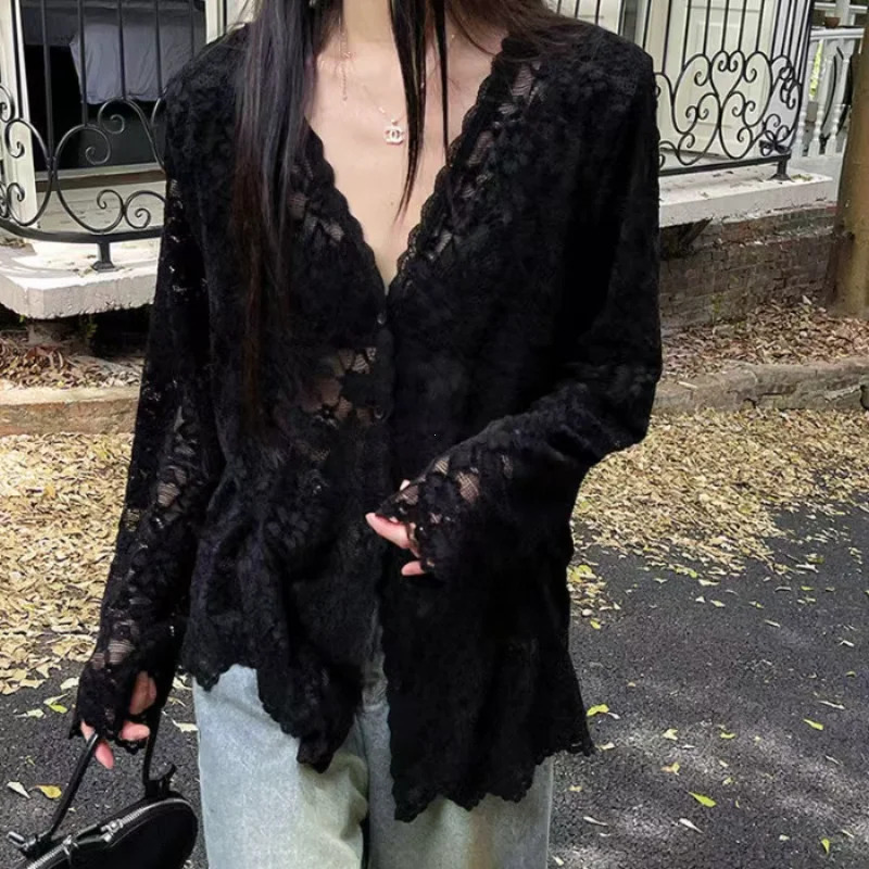 Uzun yengli toʻrli bluzkalar Ayollar kiyimlari Blusas Mujer De Moda Sexsi kesilgan topslar shaffof moda yozgi oq koʻylaklar