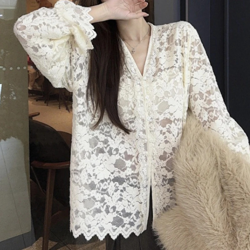 Uzun yengli toʻrli bluzkalar Ayollar kiyimlari Blusas Mujer De Moda Sexsi kesilgan topslar shaffof moda yozgi oq koʻylaklar