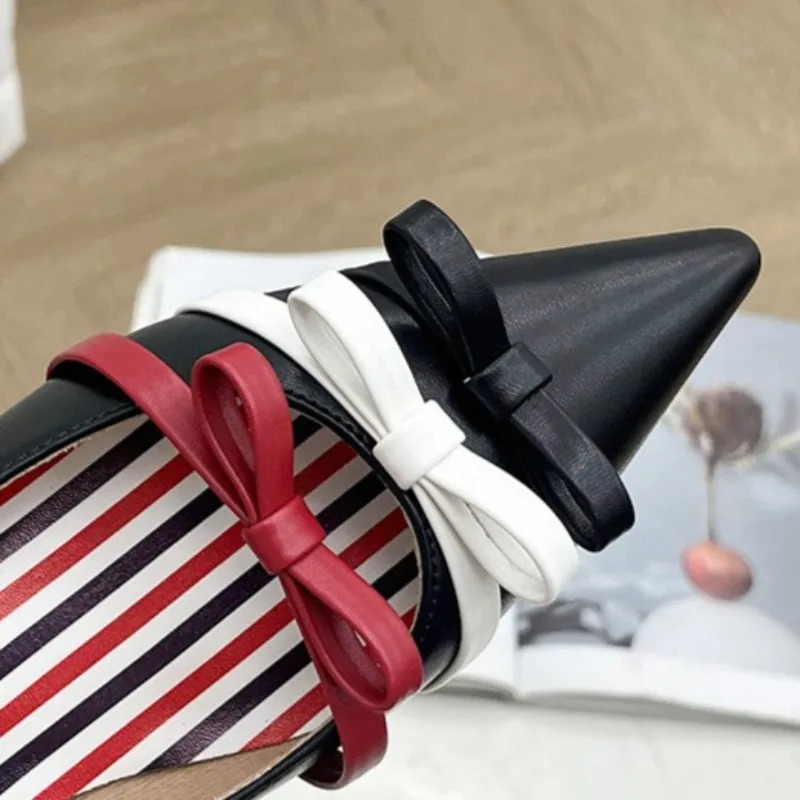 Yangi ayollar poyafzallari 2026 Ayollar uchun oqlangan frantsuz kundalik poyafzallari Nafis kamon uchi uchli poyafzal dizaynerlik kvartiralari (Zapatos Mujer)
