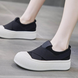 Ayollar poyafzallari 2025 Slip On Ayollar Krossovkalari Qulay Platforma Poyafzallari Klassik Ayollar Vulkanizatsiyalangan Poyafzallar Yozgi Yangi Zapatillas Mujer