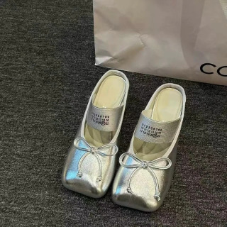 Ayollar poyafzallari 2026: Yangi Retro Mary Jeyn Chunky Heel yopiq oyoqli xachirlar