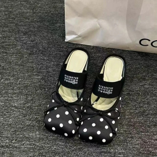 Ayollar poyafzallari 2026: Yangi Retro Mary Jeyn Chunky Heel yopiq oyoqli xachirlar