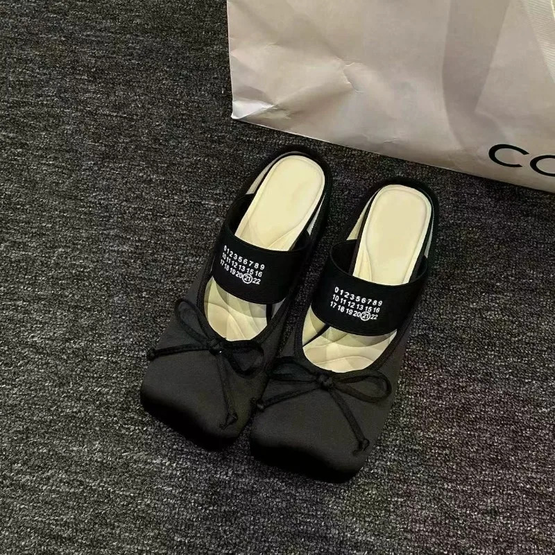 Ayollar poyafzallari 2026: Yangi Retro Mary Jeyn Chunky Heel yopiq oyoqli xachirlar