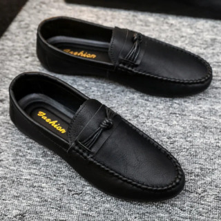 Erkaklar poyafzallari 2025 erkaklar mokasinlari qulay haydash modasi erkaklar kundalik poyafzallari yozgi foydali poyabzal Zapatos Para Hombres