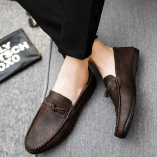 Erkaklar poyafzallari 2025 erkaklar mokasinlari qulay haydash modasi erkaklar kundalik poyafzallari yozgi foydali poyabzal Zapatos Para Hombres