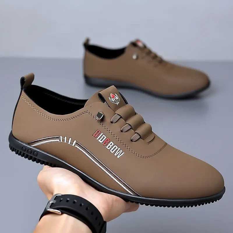 Erkaklar charm poyafzallari Moda Erkaklar Yumshoq taglikli loaferlar Qulay engil yurish poyafzallari Erkaklar tekis mokasinlar Zapatillas Hombre
